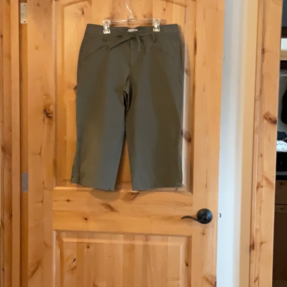 Dockers ladies Capri pants size 6